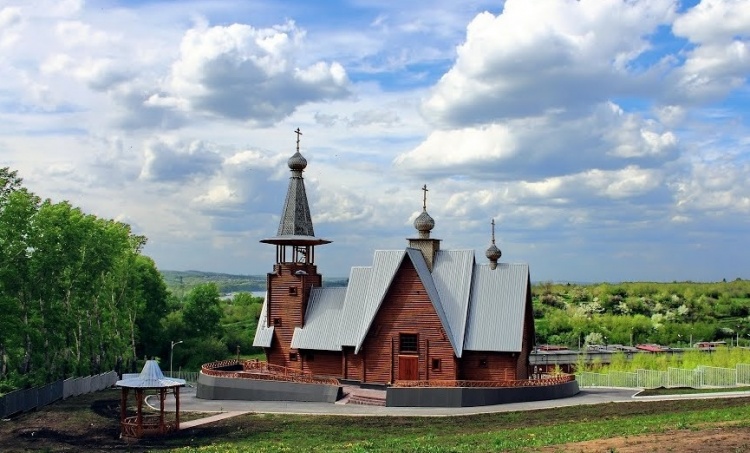 Новокузнецк церковь.jpg